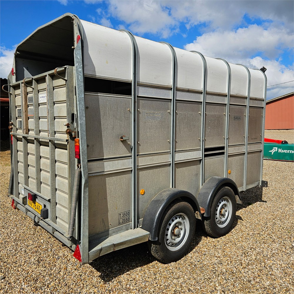 Ifor Williams Dyretransport - За превоз на животни ремарке: снимка 3 Ifor Williams Dyretransport - За превоз на животни ремарке: снимка 3