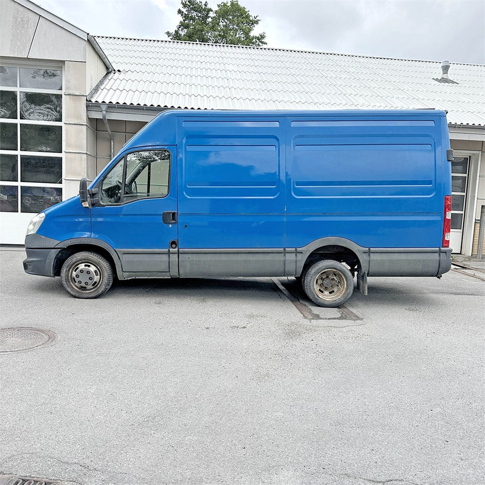Iveco 35C15 - Товарен бус: снимка 4 Iveco 35C15 - Товарен бус: снимка 4