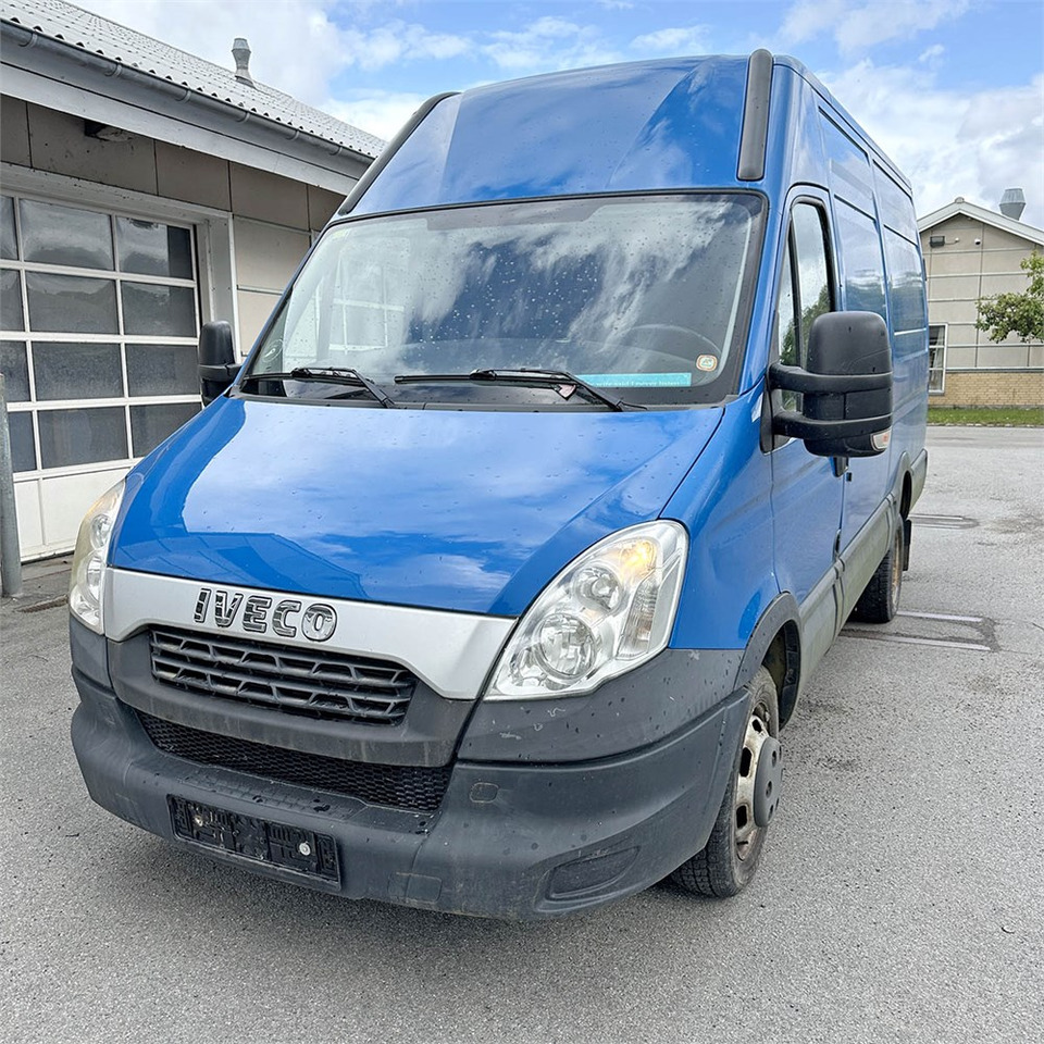Iveco 35C15 - Товарен бус: снимка 2 Iveco 35C15 - Товарен бус: снимка 2