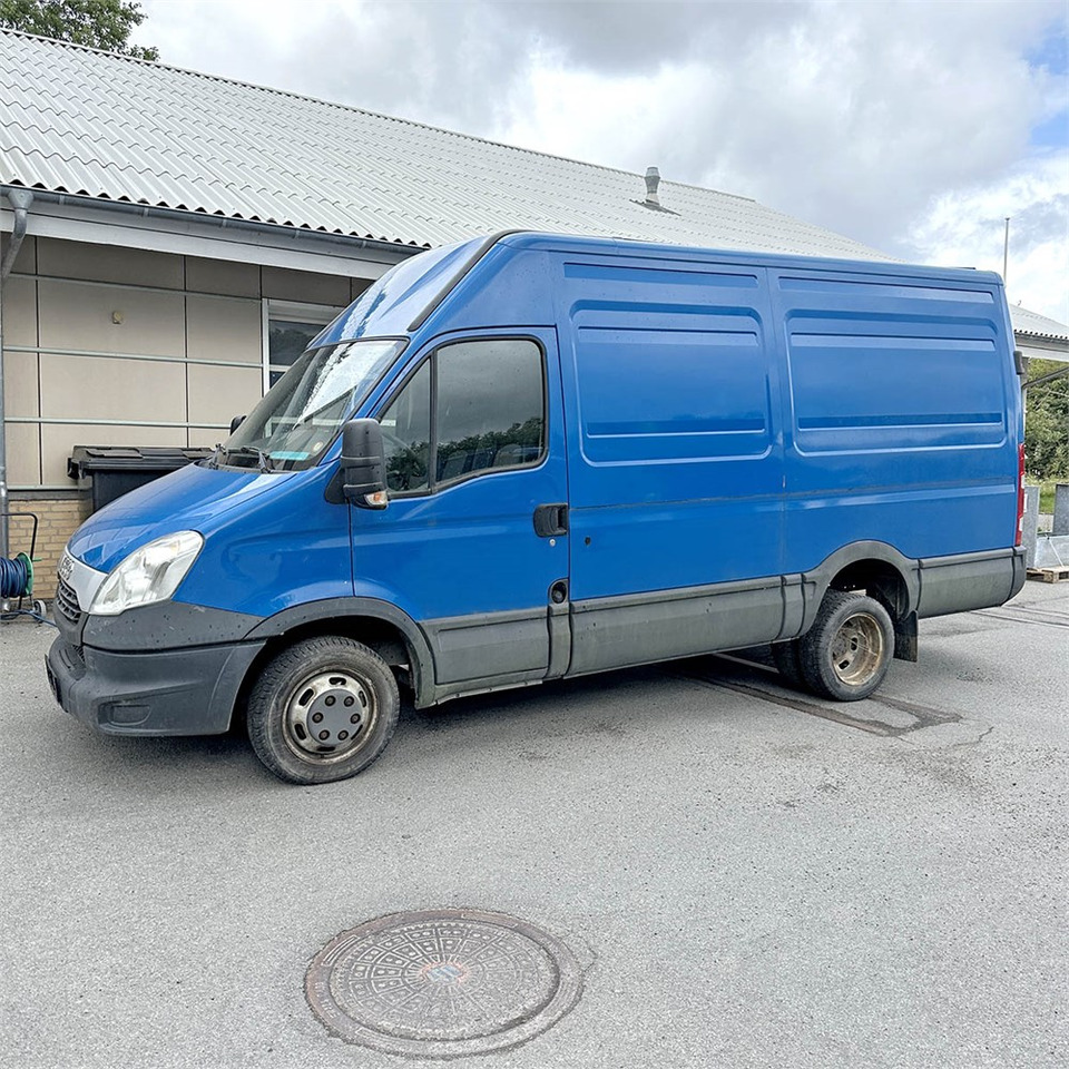Iveco 35C15 - Товарен бус: снимка 3 Iveco 35C15 - Товарен бус: снимка 3
