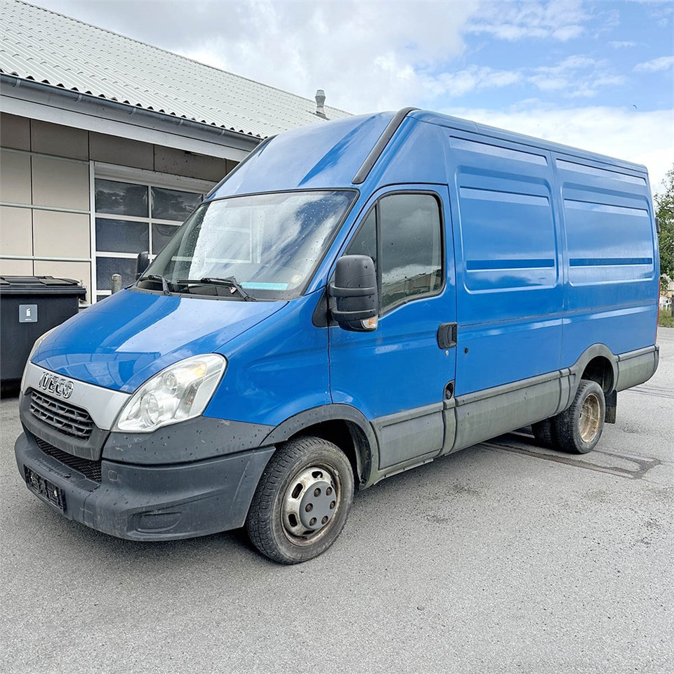 Iveco 35C15 - Товарен бус: снимка 1 Iveco 35C15 - Товарен бус: снимка 1