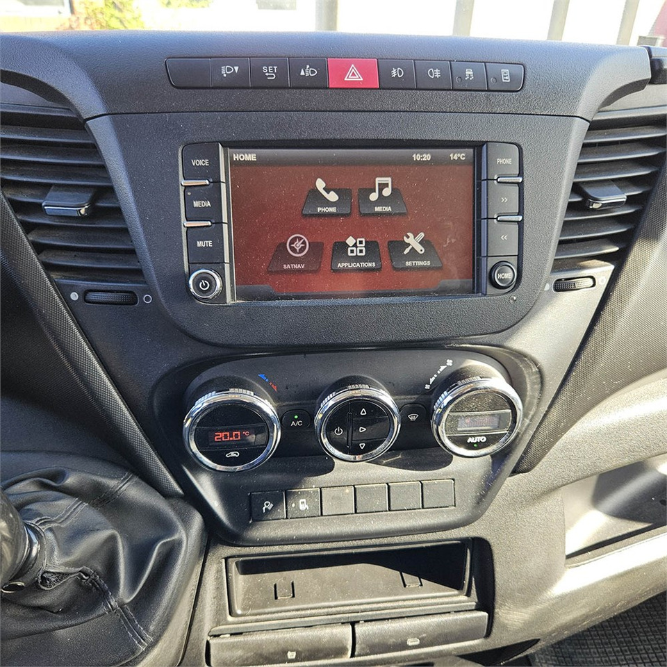 Товарен бус Iveco Daily 35s17 3,0D: снимка 31