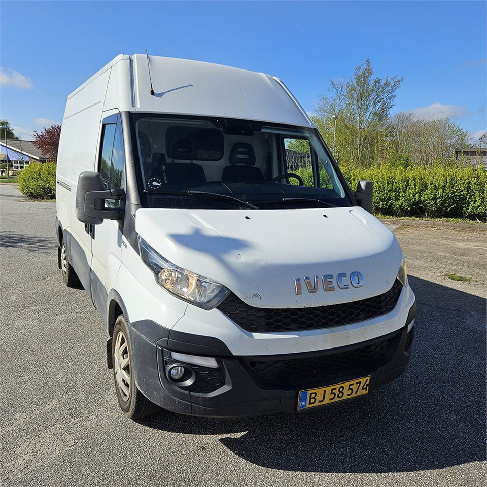Товарен бус Iveco Daily 35s17 3,0D: снимка 16