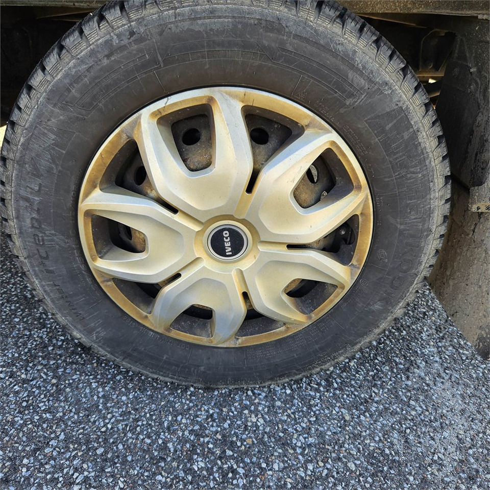 Товарен бус Iveco Daily 35s17 3,0D: снимка 46