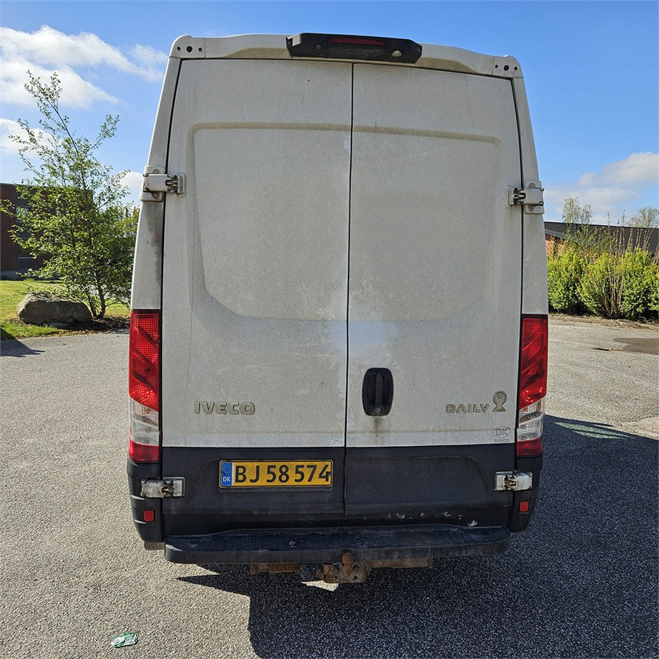 Товарен бус Iveco Daily 35s17 3,0D: снимка 11