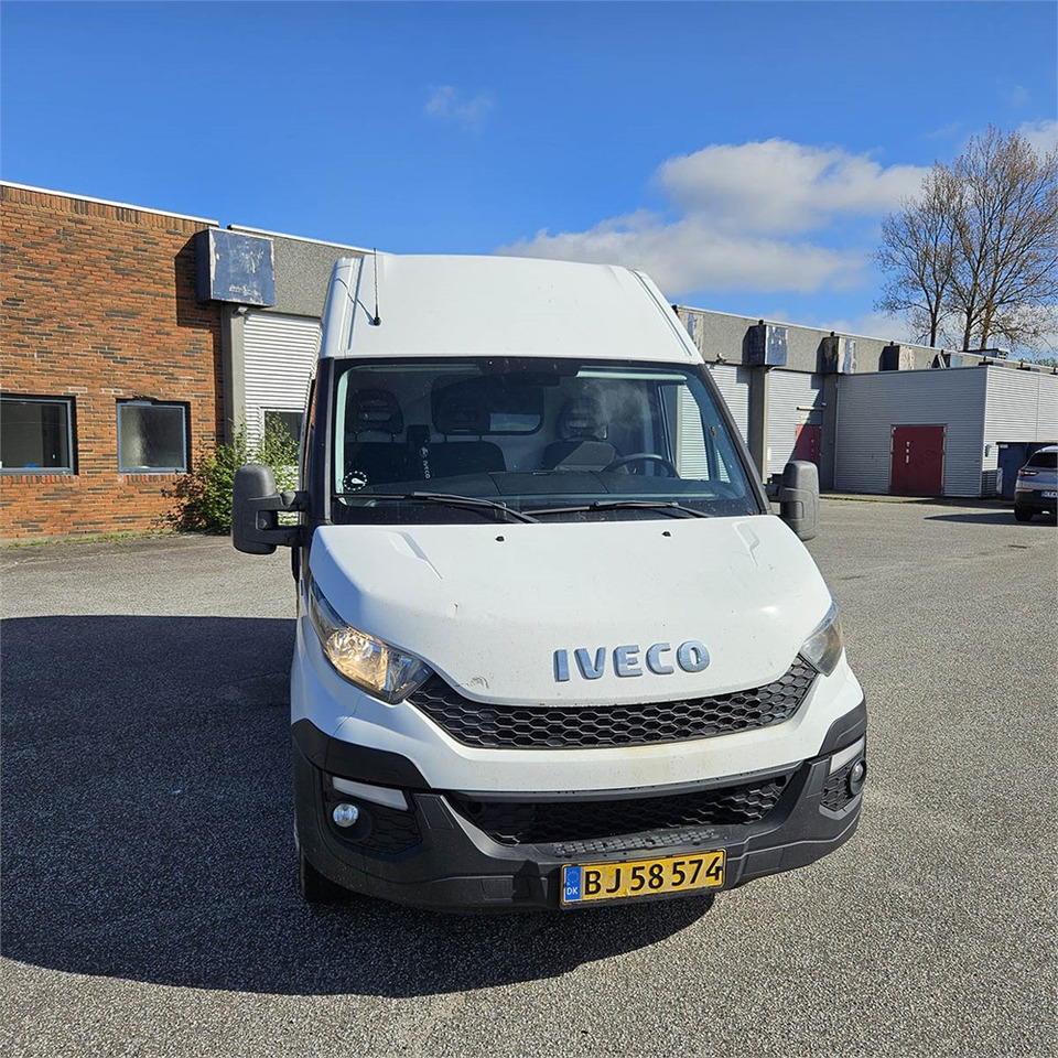 Товарен бус Iveco Daily 35s17 3,0D: снимка 17