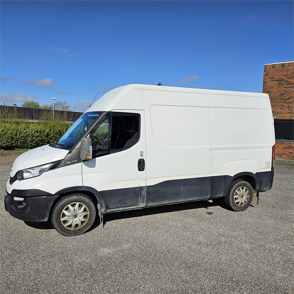 Iveco Daily 35s17 3,0D - Товарен бус: снимка 2 Iveco Daily 35s17 3,0D - Товарен бус: снимка 2