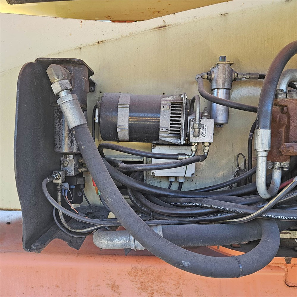 Артикулираща платформа JLG 1250 AJP: снимка 32