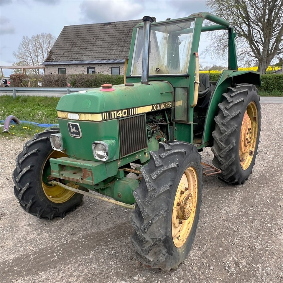 John Deere 1140 - Трактор: снимка 3 John Deere 1140 - Трактор: снимка 3