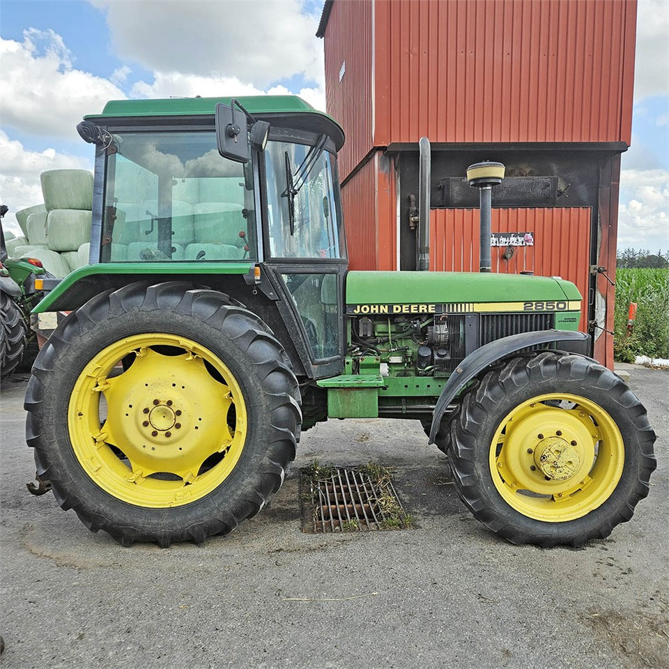 John Deere 2850 MFWD - Трактор: снимка 2 John Deere 2850 MFWD - Трактор: снимка 2