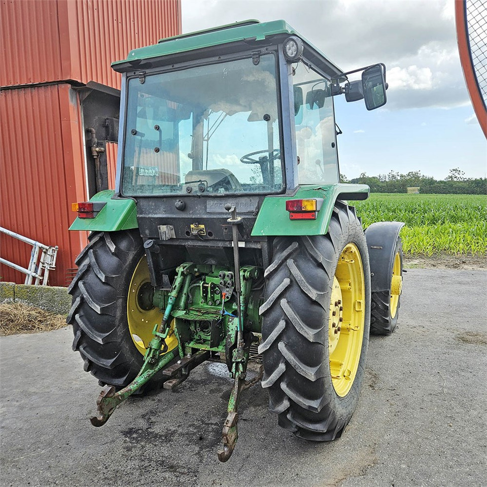 John Deere 2850 MFWD - Трактор: снимка 3 John Deere 2850 MFWD - Трактор: снимка 3