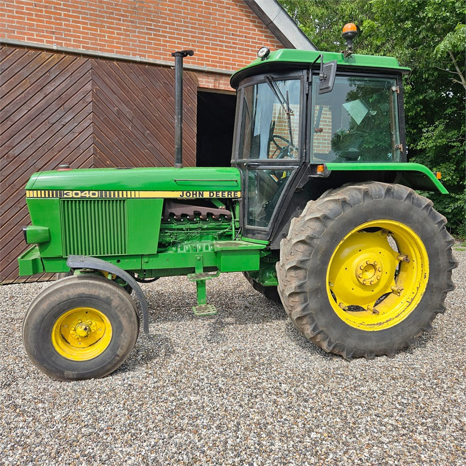 John Deere 3040 - Трактор: снимка 2 John Deere 3040 - Трактор: снимка 2