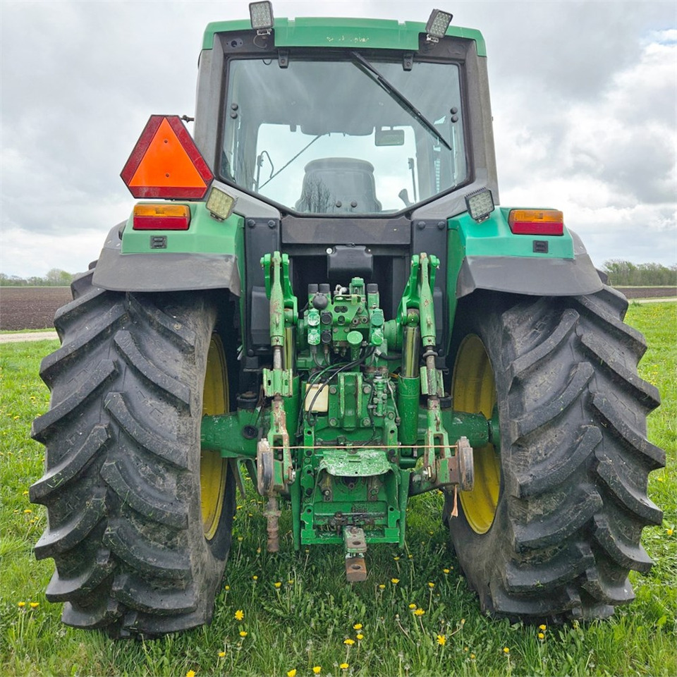 John Deere 6910 - Трактор: снимка 4 John Deere 6910 - Трактор: снимка 4
