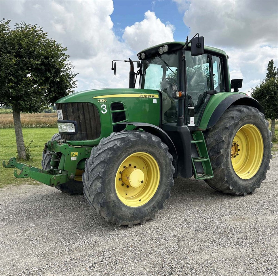 John Deere 7530 - Трактор: снимка 1 John Deere 7530 - Трактор: снимка 1