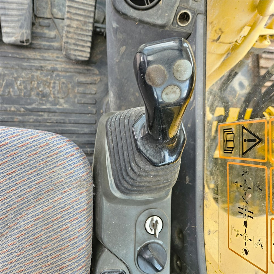 Верижен багер Komatsu PC210 LC-8: снимка 13