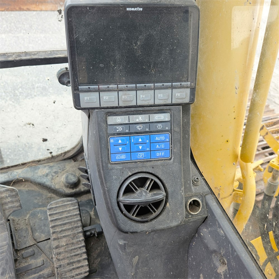 Верижен багер Komatsu PC210 LC-8: снимка 14