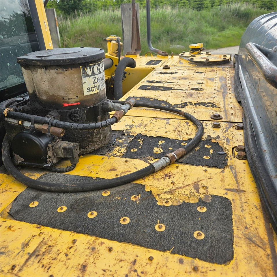 Верижен багер Komatsu PC210 LC-8: снимка 21