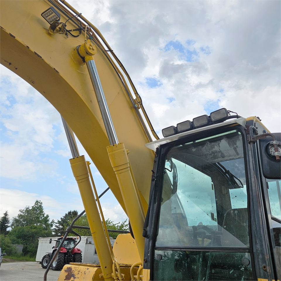 Верижен багер Komatsu PC210 LC-8: снимка 22
