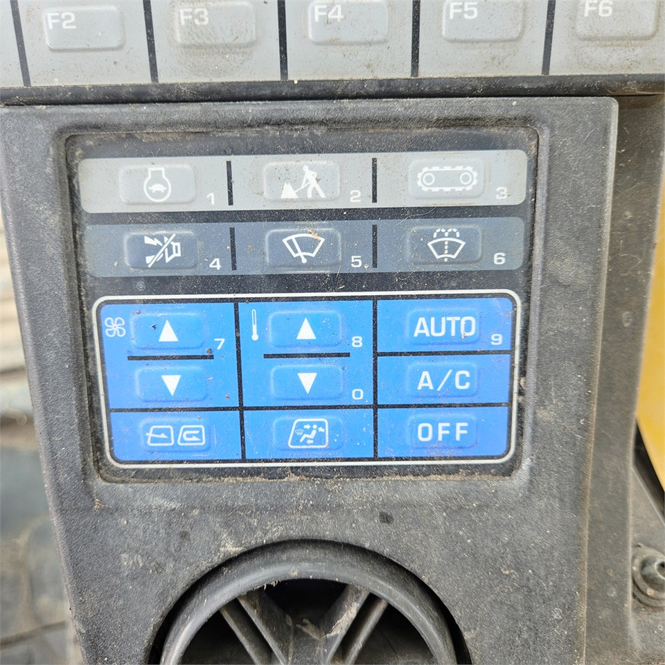 Верижен багер Komatsu PC210 LC-8: снимка 18
