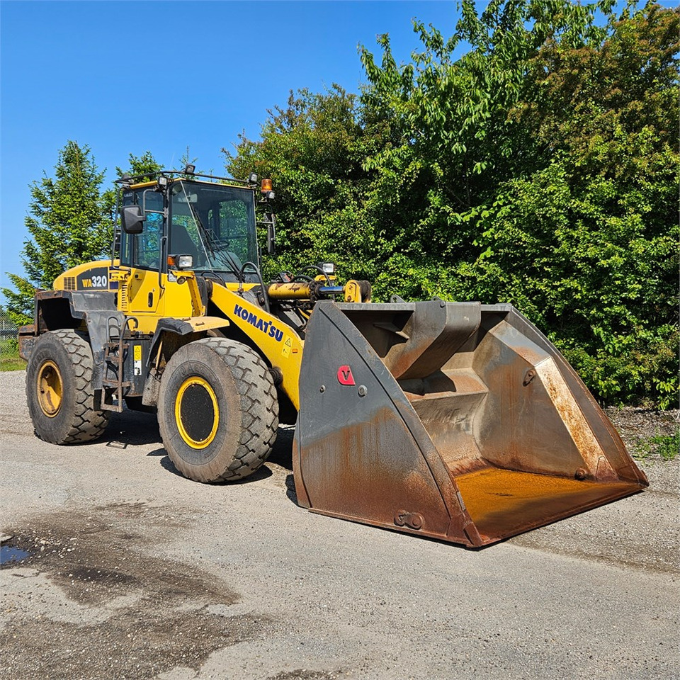 Komatsu WA320-5H - Колесен товарач: снимка 2 Komatsu WA320-5H - Колесен товарач: снимка 2