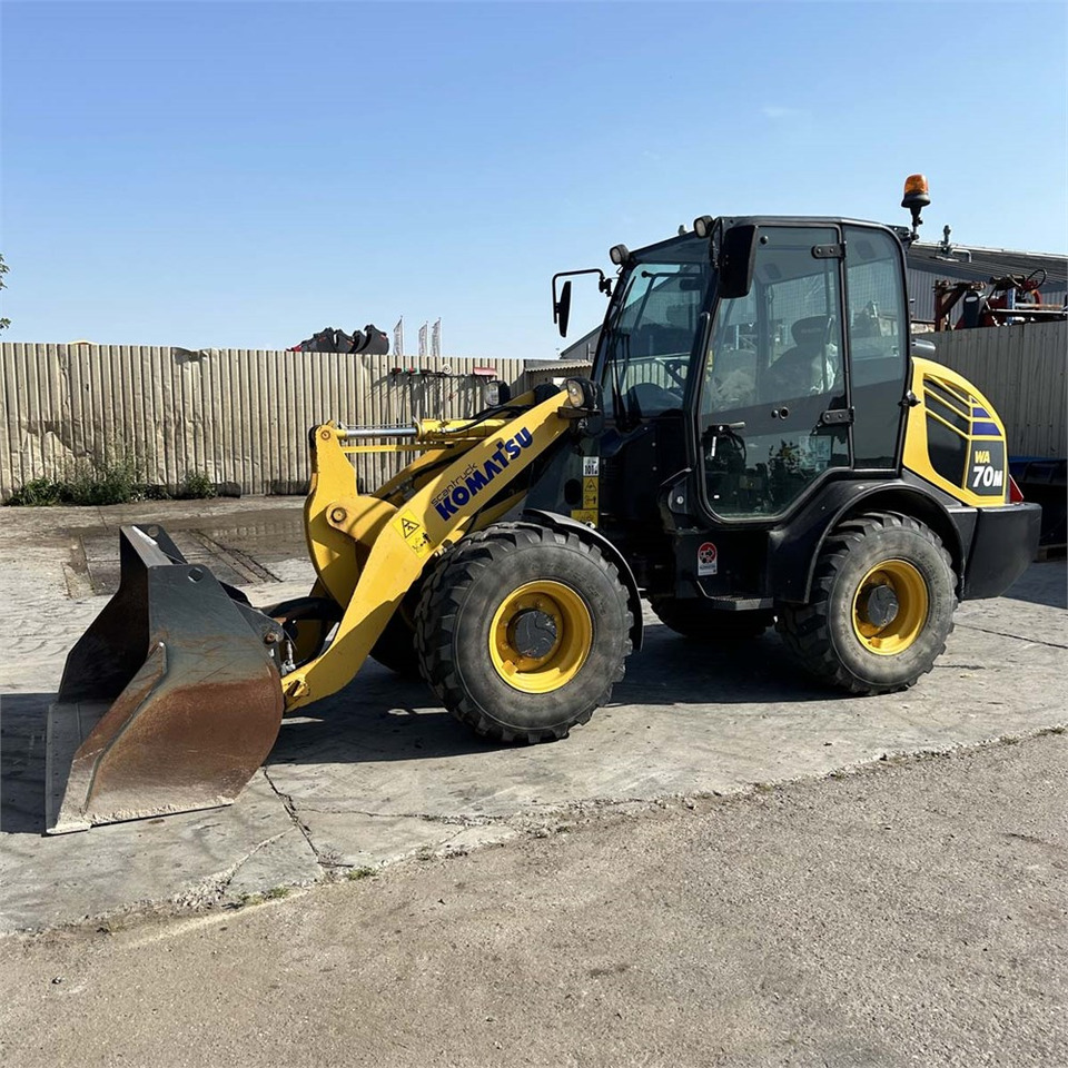 Komatsu WA70M - Колесен товарач: снимка 2 Komatsu WA70M - Колесен товарач: снимка 2