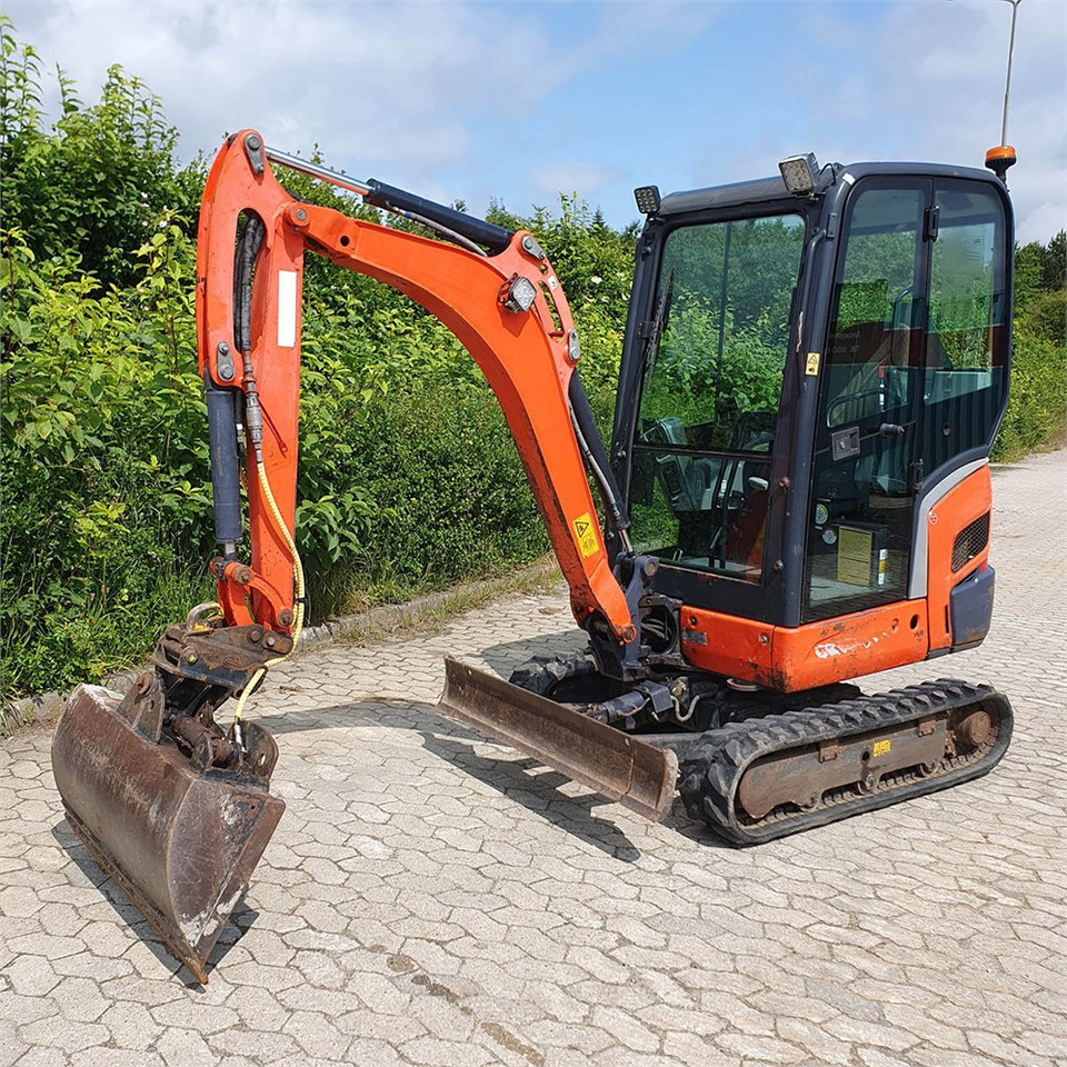 Kubota KX019-4 - Мини багер: снимка 4 Kubota KX019-4 - Мини багер: снимка 4