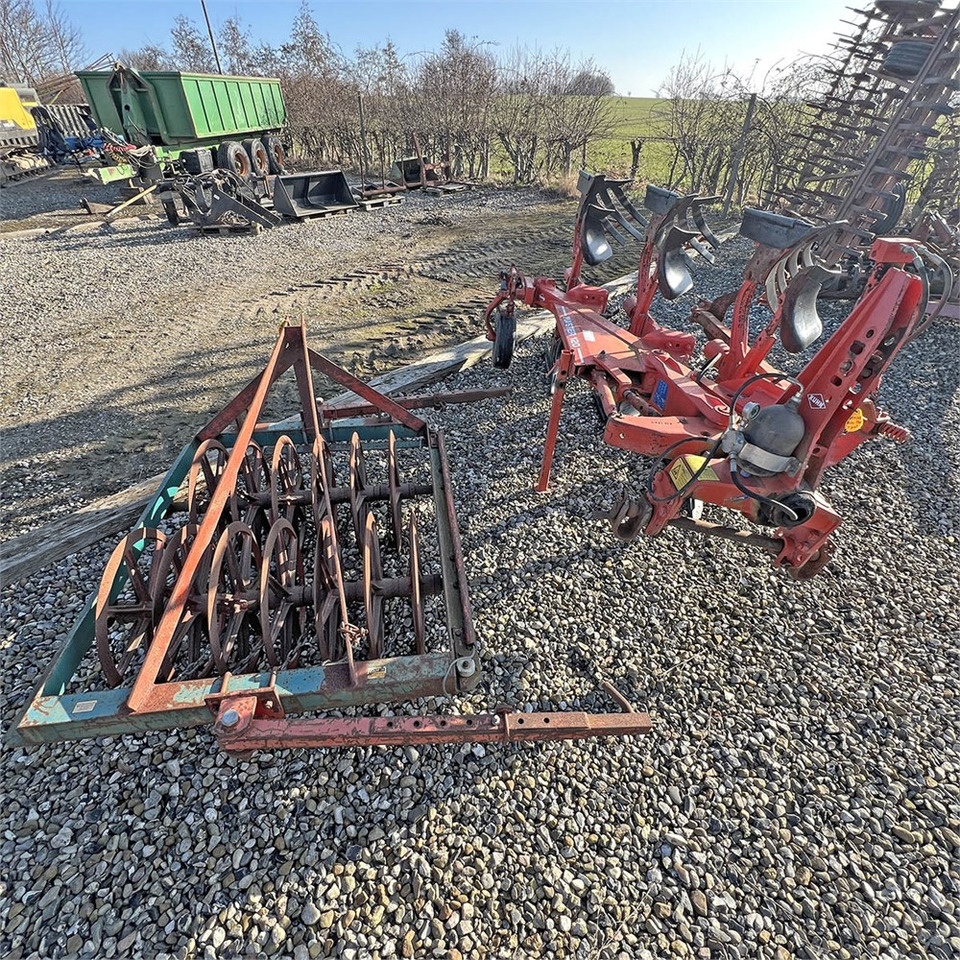 Kuhn Master 120 - Плуг: снимка 1 Kuhn Master 120 - Плуг: снимка 1