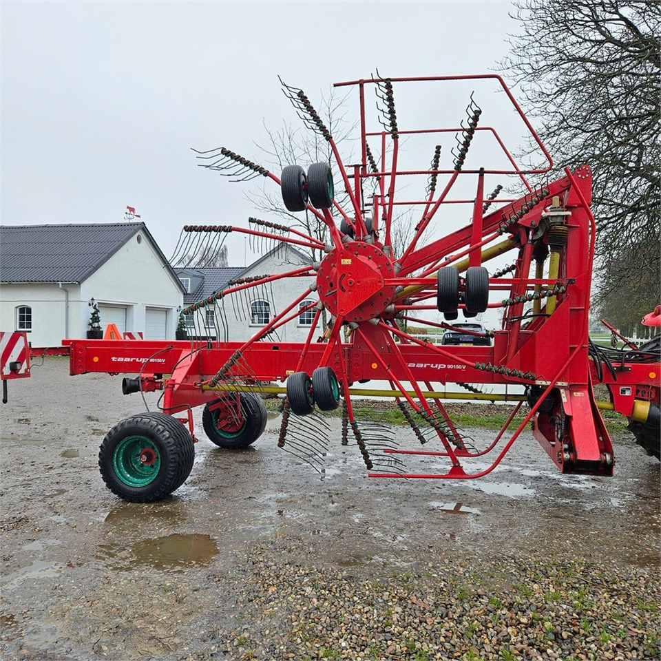 Kverneland Taarup 90150 V - Машина за сено и фураж: снимка 1 Kverneland Taarup 90150 V - Машина за сено и фураж: снимка 1