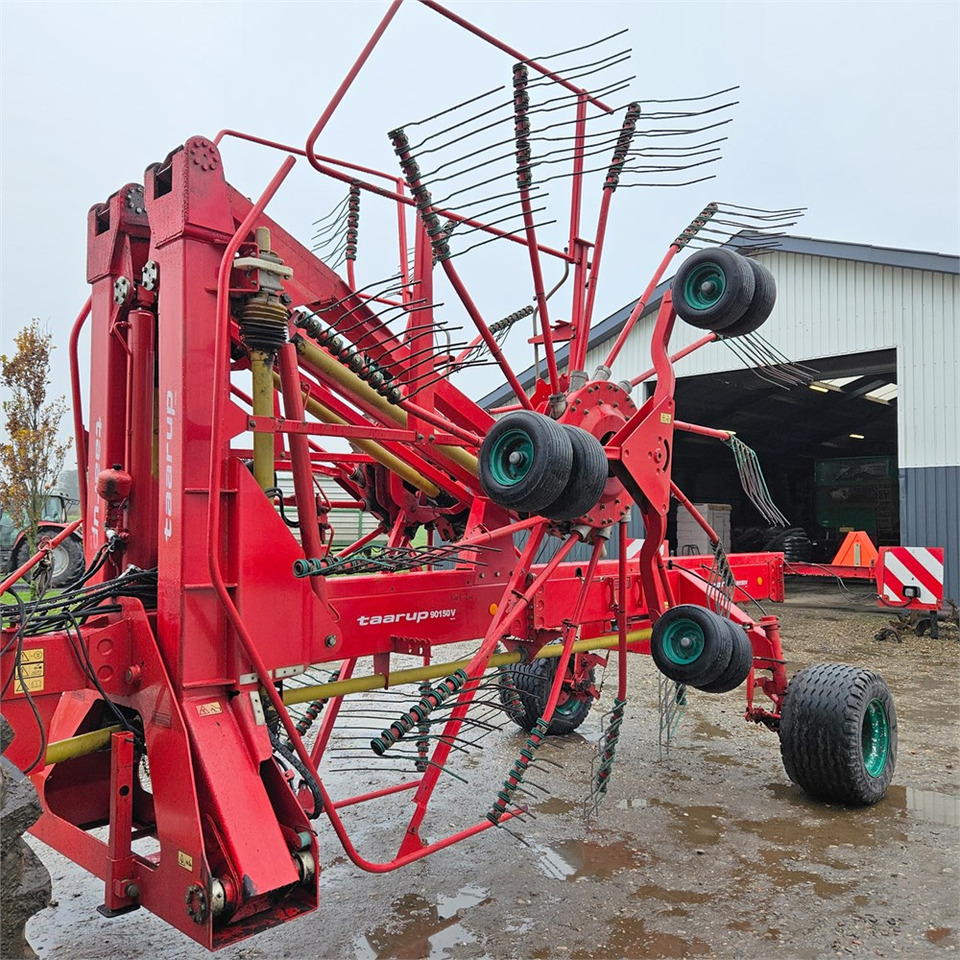 Kverneland Taarup 90150 V - Машина за сено и фураж: снимка 4 Kverneland Taarup 90150 V - Машина за сено и фураж: снимка 4