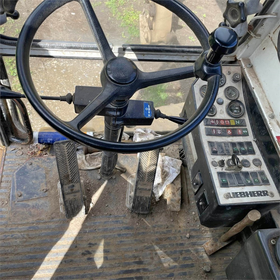 Лизинг на Liebherr A 902 Liebherr A 902: снимка 15 Лизинг на Liebherr A 902 Liebherr A 902: снимка 15