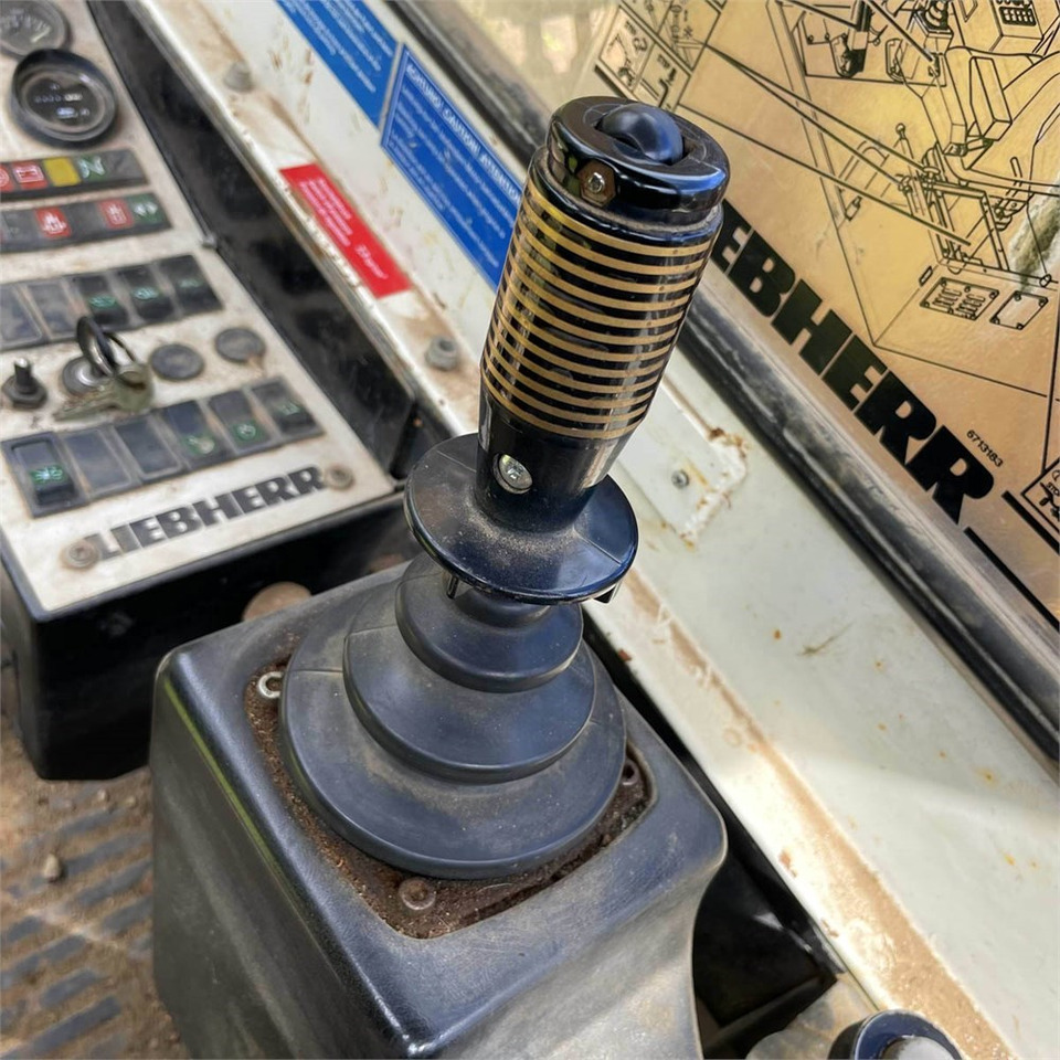 Лизинг на Liebherr A 902 Liebherr A 902: снимка 16 Лизинг на Liebherr A 902 Liebherr A 902: снимка 16