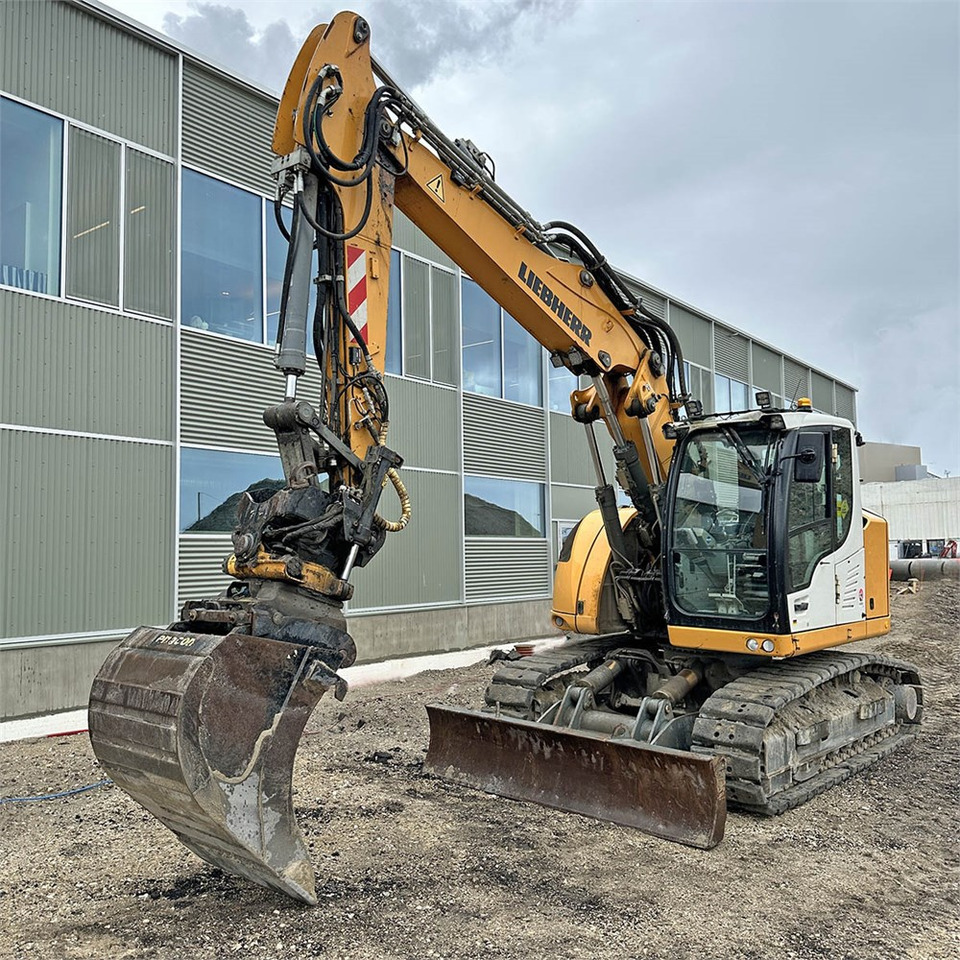 Liebherr R914 Compact Litronic - Мини багер: снимка 3 Liebherr R914 Compact Litronic - Мини багер: снимка 3