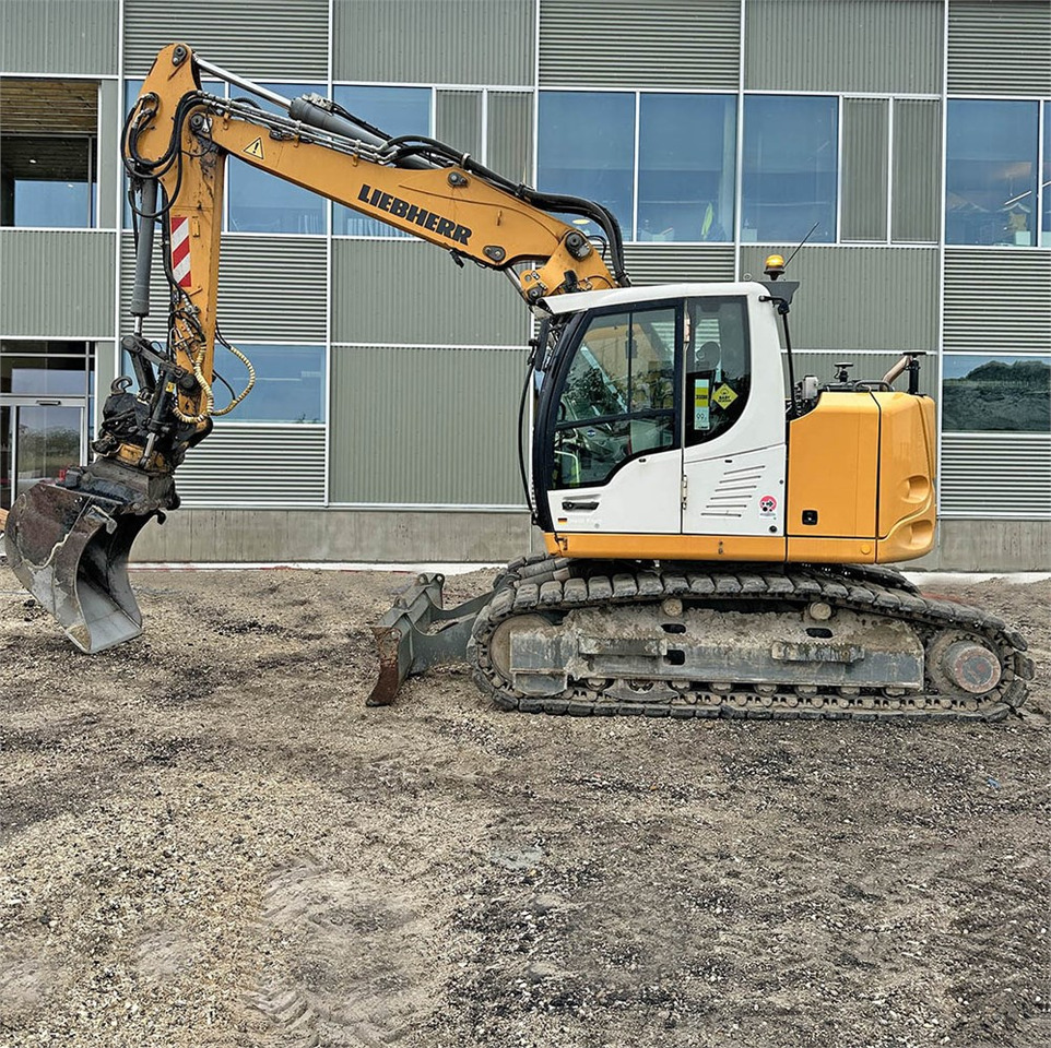 Liebherr R914 Compact Litronic - Мини багер: снимка 2 Liebherr R914 Compact Litronic - Мини багер: снимка 2