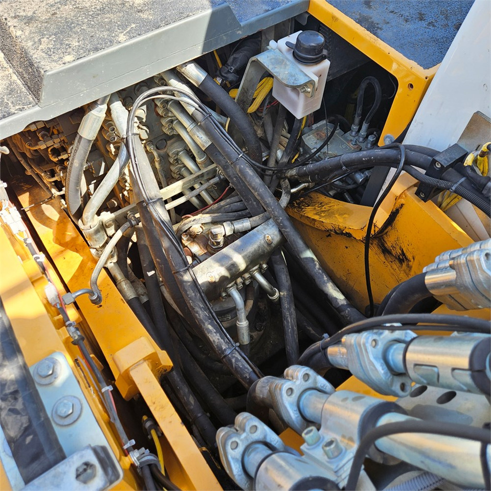 Верижен багер Liebherr R926 LC: снимка 31