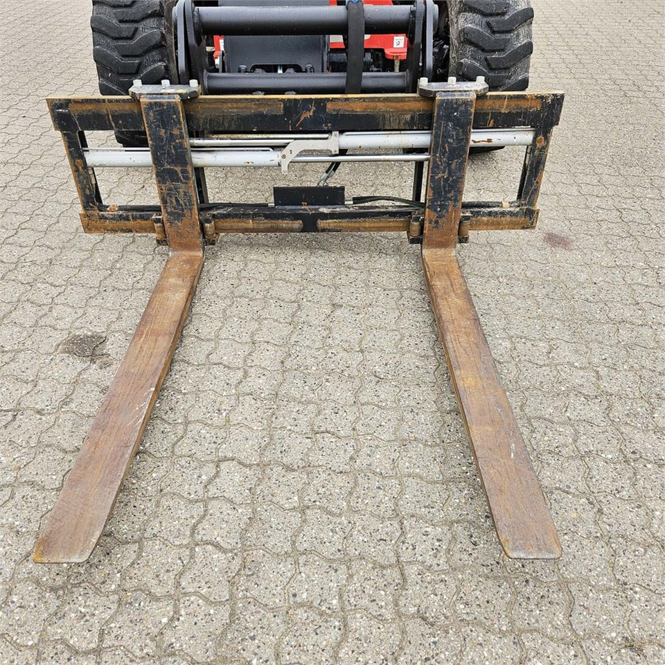 Телескопичен товарач Manitou MT625 H: снимка 23