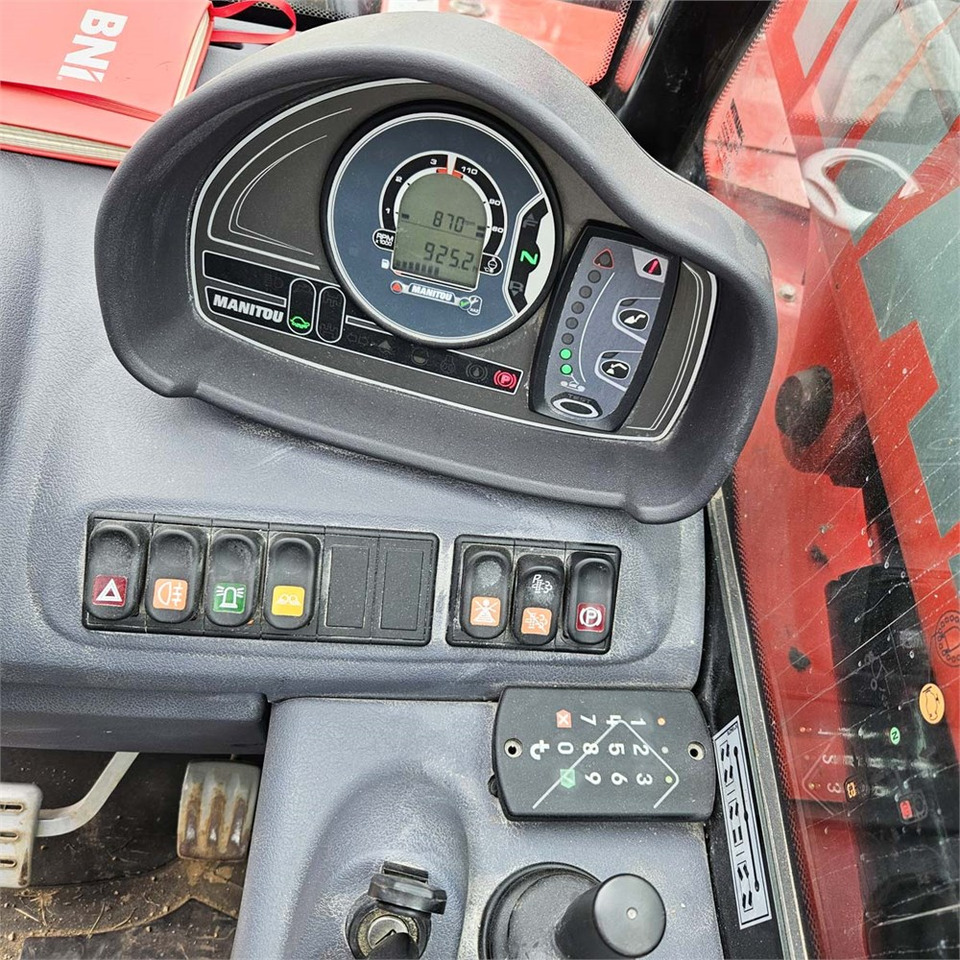 Телескопичен товарач Manitou MT625 H: снимка 12