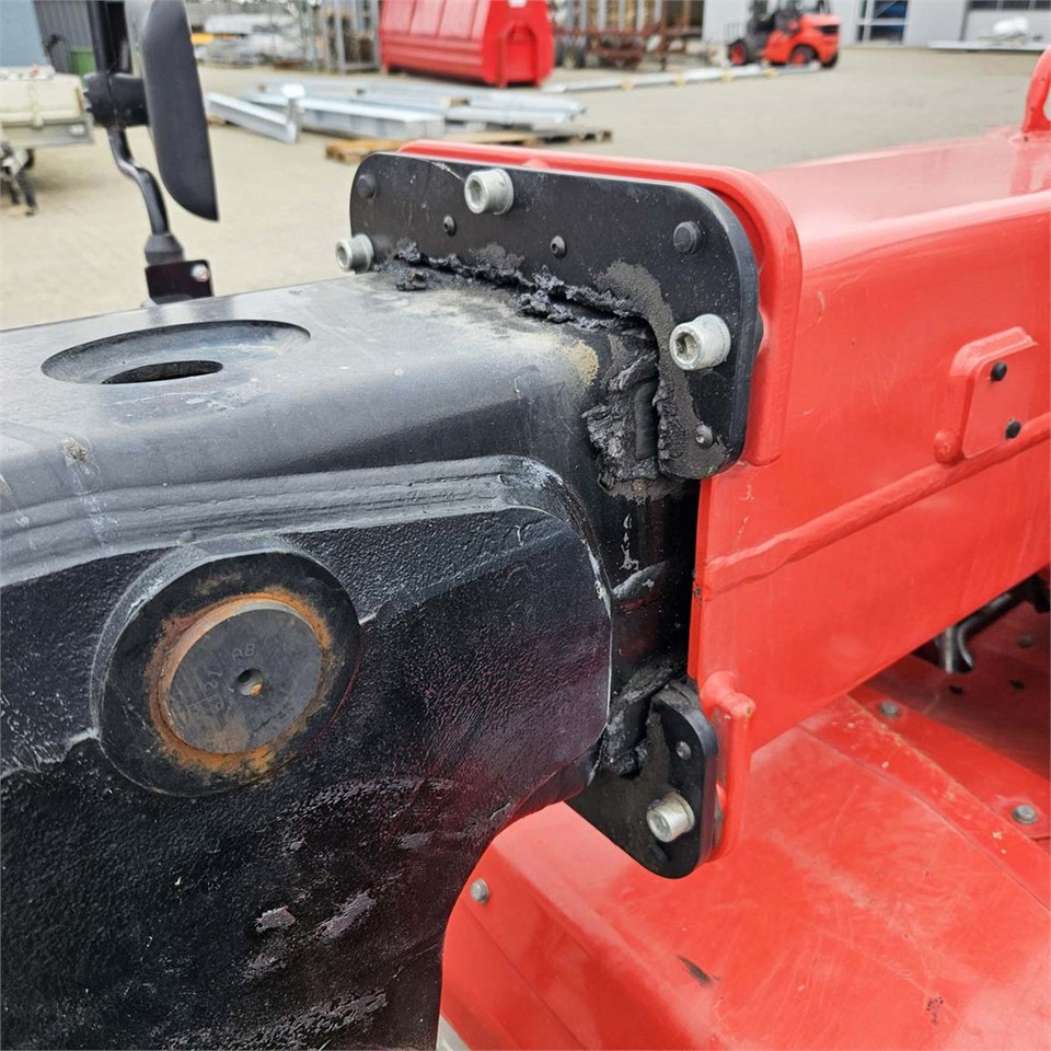 Телескопичен товарач Manitou MT625 H: снимка 21