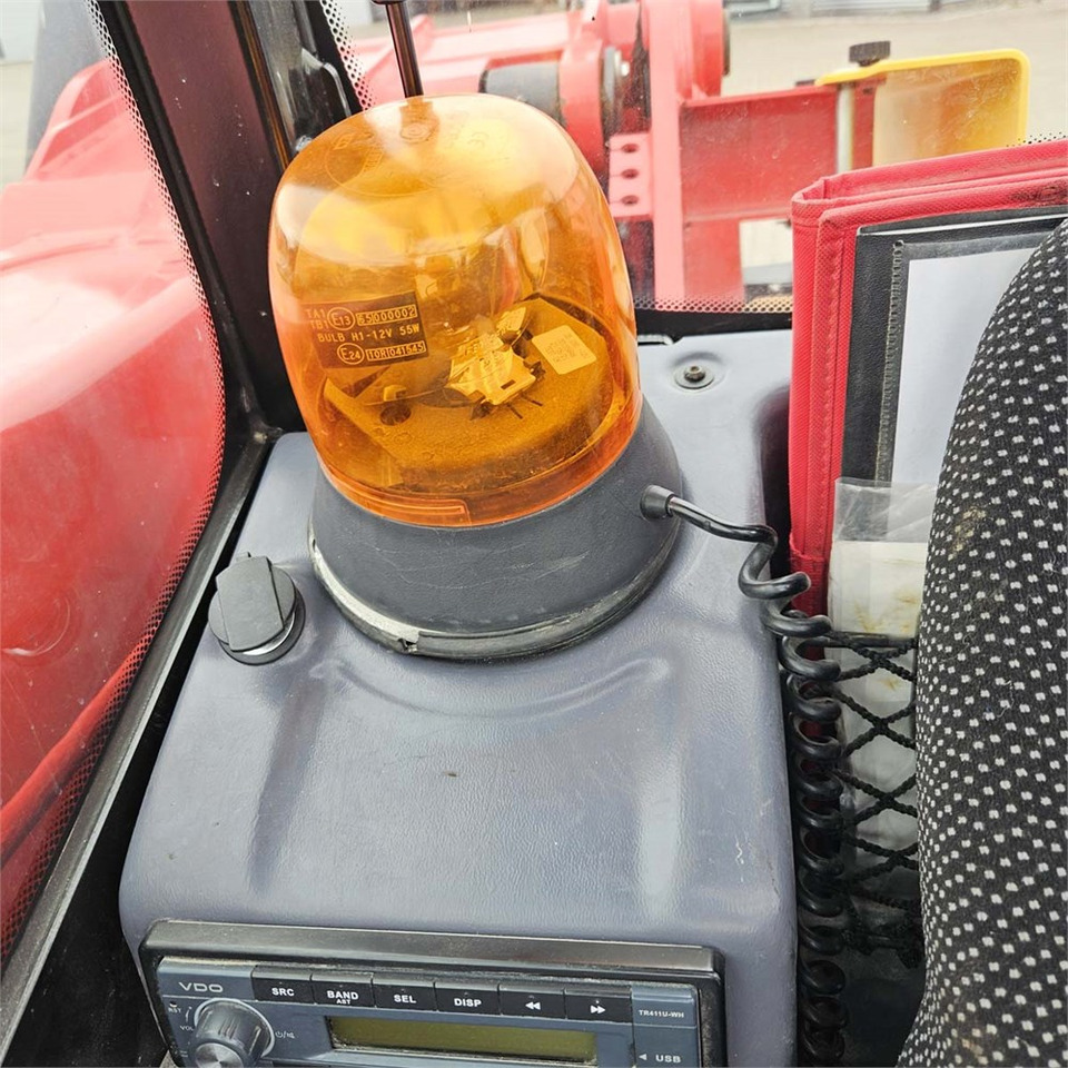 Телескопичен товарач Manitou MT625 H: снимка 13