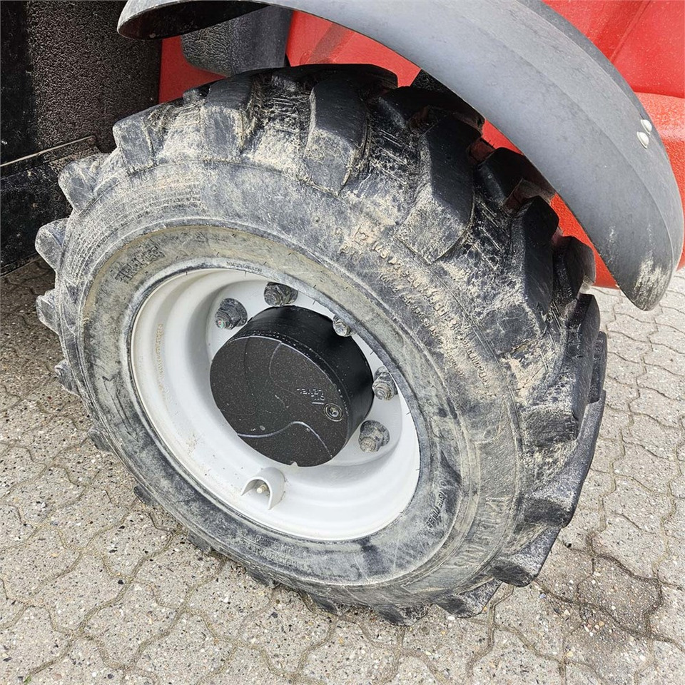 Телескопичен товарач Manitou MT625 H: снимка 39
