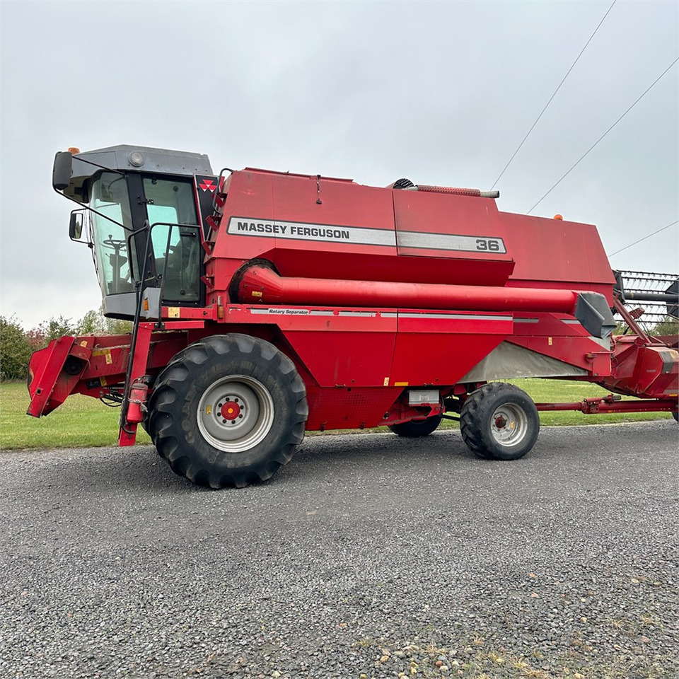 Massey Ferguson 36 - Комбайн: снимка 2 Massey Ferguson 36 - Комбайн: снимка 2