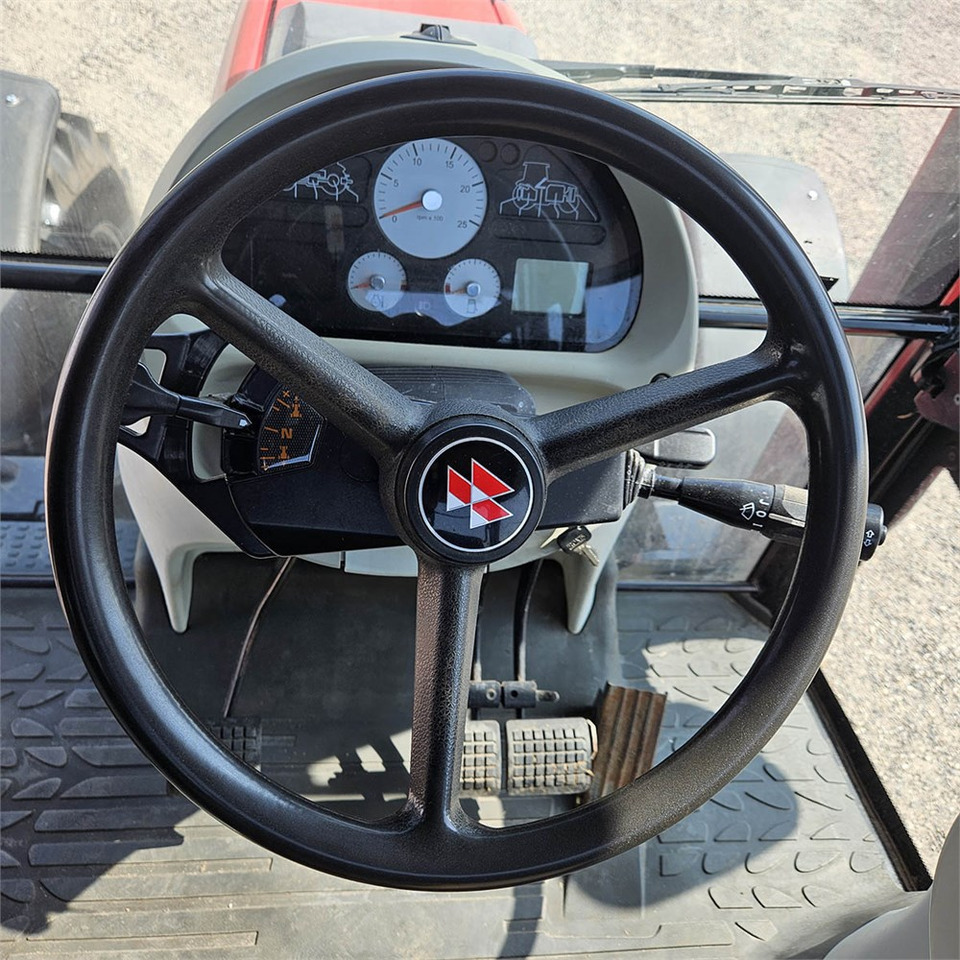 Трактор Massey Ferguson 6480: снимка 19