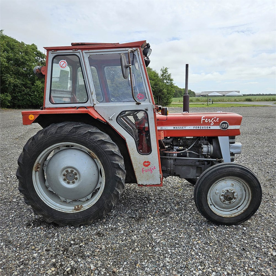 Massey Ferguson MF135 - Трактор: снимка 2 Massey Ferguson MF135 - Трактор: снимка 2