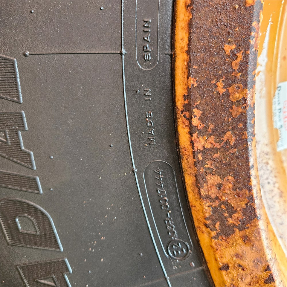 Комплект колела за Товарач Michelin Mega X BIB: снимка 16 Комплект колела за Товарач Michelin Mega X BIB: снимка 16