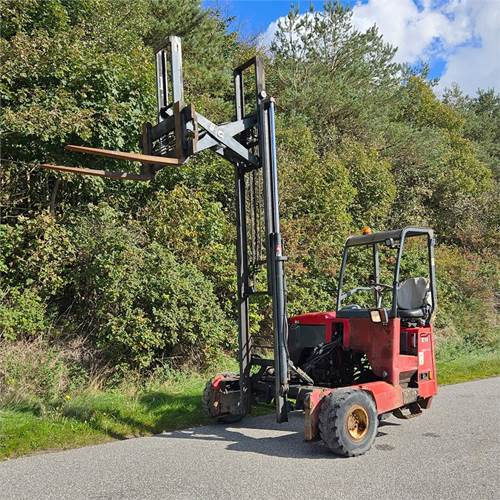 Moffett M5 25 - Мотокар за монтаж на камиони: снимка 2 Moffett M5 25 - Мотокар за монтаж на камиони: снимка 2