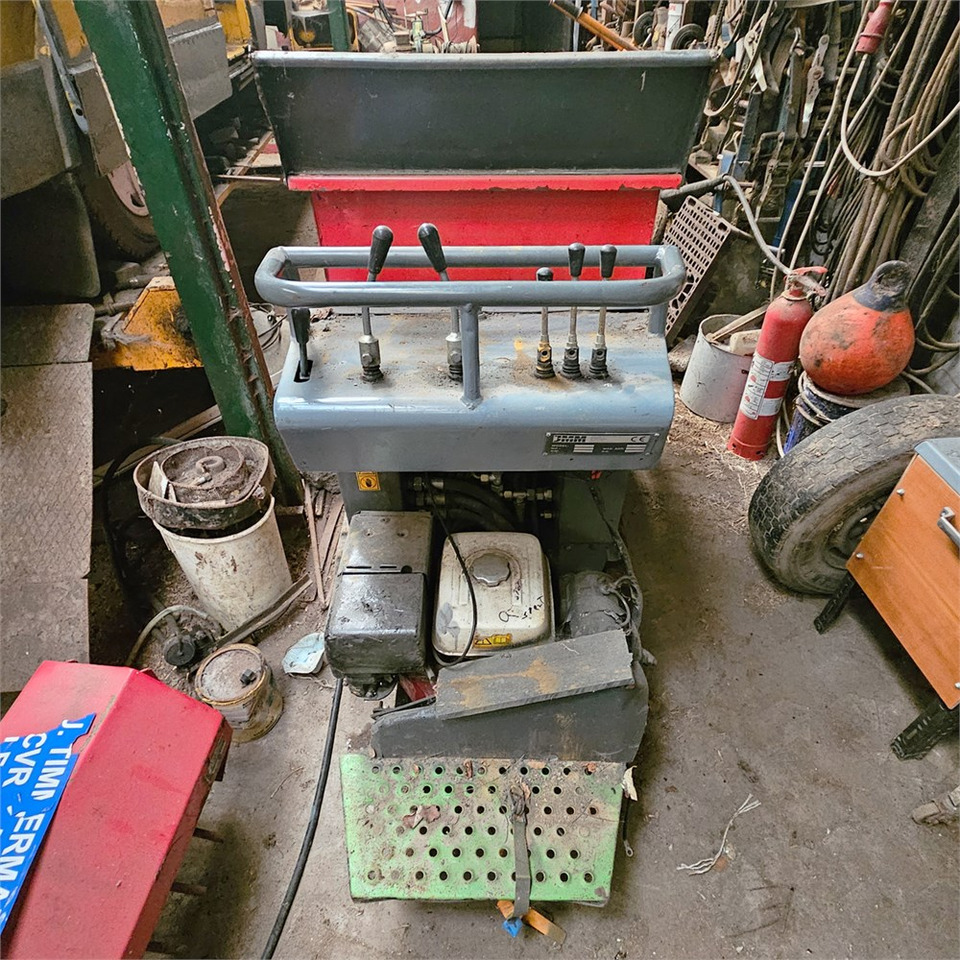 Neuson TD9PL - Мини самосвал: снимка 3 Neuson TD9PL - Мини самосвал: снимка 3