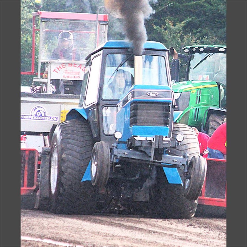 New Holland Feldborg El Diablo - Трактор: снимка 2 New Holland Feldborg El Diablo - Трактор: снимка 2