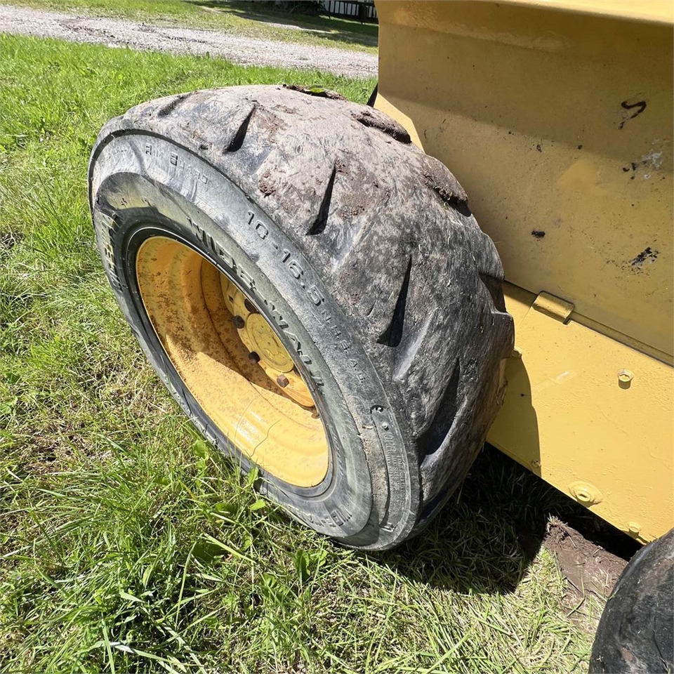 Мини челен товарач New Holland LX465: снимка 22