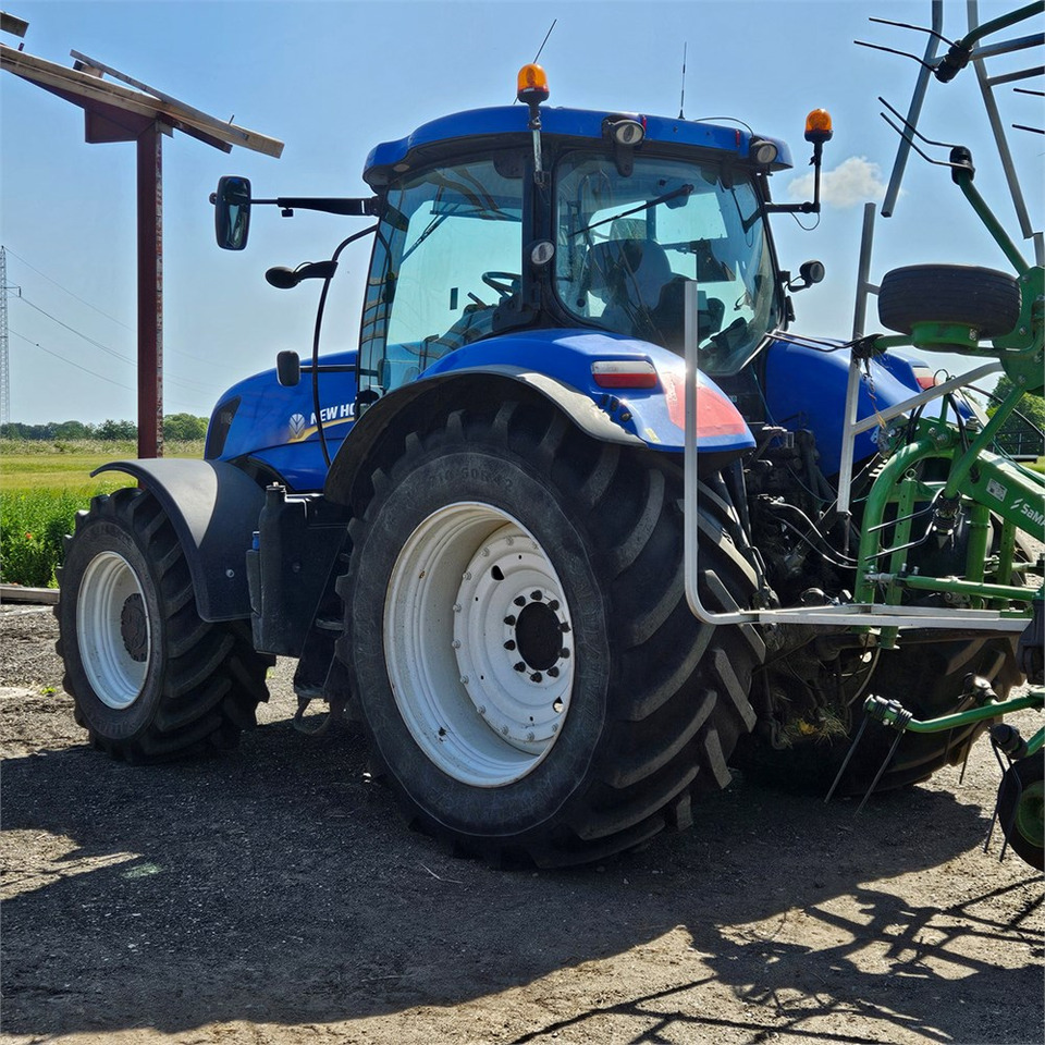 New Holland T7.235 Power Command - Трактор: снимка 4 New Holland T7.235 Power Command - Трактор: снимка 4