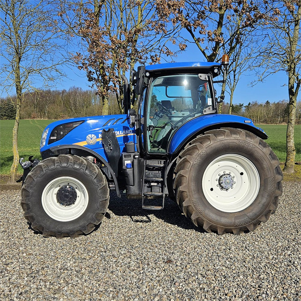 New Holland T7.270 - Трактор: снимка 2 New Holland T7.270 - Трактор: снимка 2