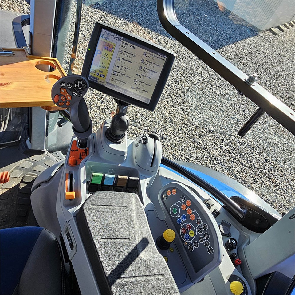 Лизинг на New Holland T7.270 New Holland T7.270: снимка 16